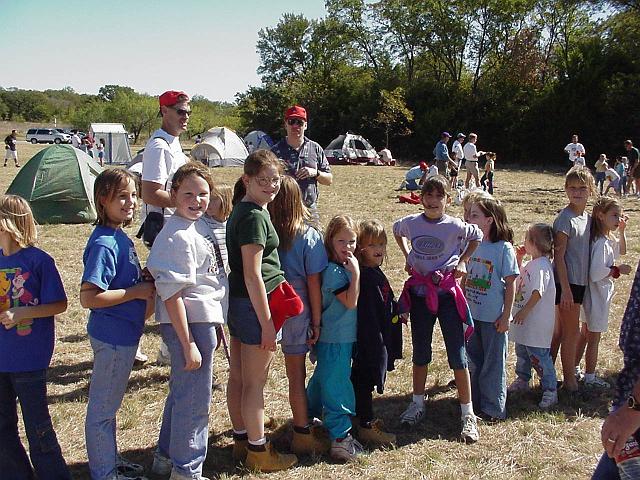 Fiona, Stephanie, Meredith & other girls in line.JPG